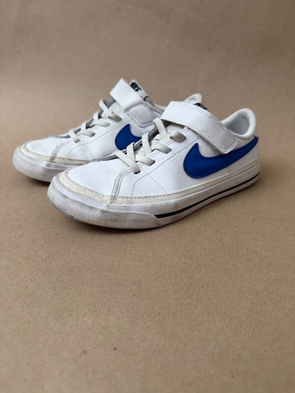 Nike Kids White and Royal Blue Velcro Low-Top Sneakers